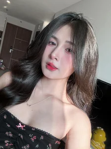 Quỳnh Alee Proves Natural Beauty in New Viral Video: The 'Real' Aesthetic - image 2