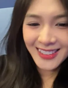 Quỳnh Alee Proves Natural Beauty in New Viral Video: The 'Real' Aesthetic - image 4