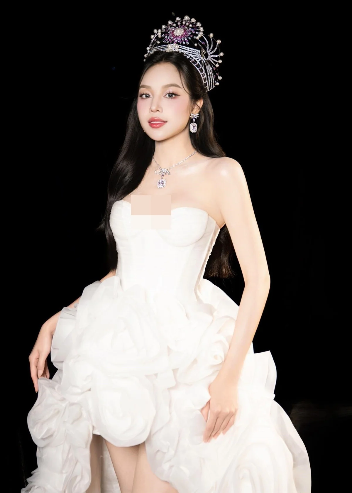 Thanh Thuy Ranks in Top 10 for 'Timeless Beauty 2024' Awards