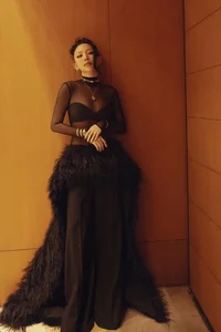 Unveiling Tóc Tiên's Summer Glow: A Deep Dive into Her Fitness and Style - image 8