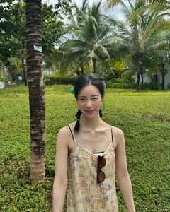 Korean Actress Spotted in Nha Trang: A Netizen Sensation - image 8