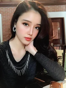 Meet Mai Phuong Thuy Sister and Her Luxury Lifestyle - image 5