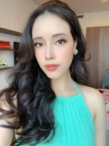 Meet Mai Phuong Thuy Sister and Her Luxury Lifestyle - image 9