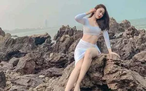 Vietnamese Footballers' Wives Kick Off Summer with Stunning Bikini Looks - image 8