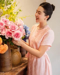 VTV's Most Beautiful MC Stuns in Late Summer Photos - image 7