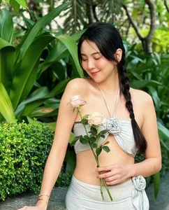 VTV's Most Beautiful MC Stuns in Late Summer Photos - image 4