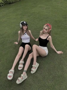Meet the Stunning Social Media Sisters Taking the Internet by Storm - image 2