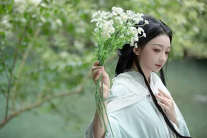 YiTuYu Art Language Vol.7192 Featuring Stunning Model Xiao Yang - image 1
