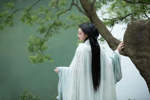 YiTuYu Art Language Vol.7192 Featuring Stunning Model Xiao Yang - image 2