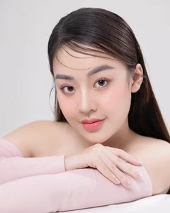 Vietnamese Screen Queen’s Fitness Secret to a Tiny Waistline - image 3