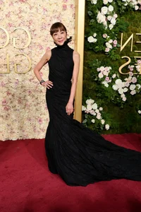 Glamour and Style: Top Celebrity Fashion Highlights from the 2025 Golden Globes Red Carpet - image 7