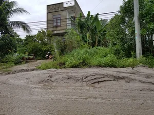 Severe Flooding and Mudslides Inundate Residential Homes in Da Nang - image 4