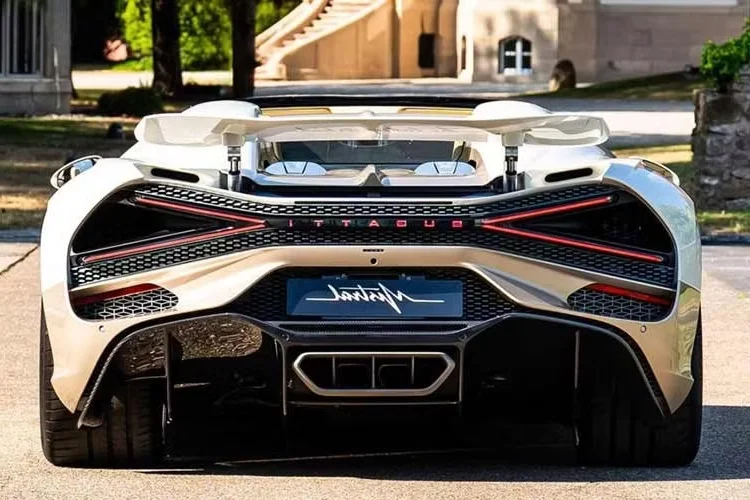Bugatti Mistral: The Final Masterpiece Marking the End of the W16 Era