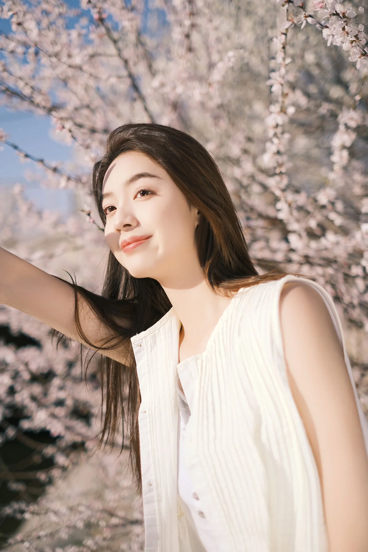 Anieituj Featured in YiTuYu Art Language Vol.6706 Visual Series