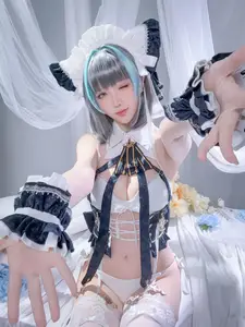 Coser Hoshilily's Enchanting Azur Lane Cheshire Cosplay: Sweet Charm Unveiled - image 22