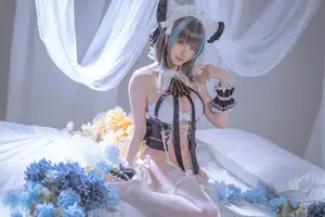 Coser Hoshilily's Enchanting Azur Lane Cheshire Cosplay: Sweet Charm Unveiled - image 11