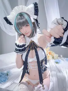Coser Hoshilily's Enchanting Azur Lane Cheshire Cosplay: Sweet Charm Unveiled - image 8