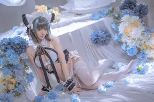 Coser Hoshilily's Enchanting Azur Lane Cheshire Cosplay: Sweet Charm Unveiled - image 10