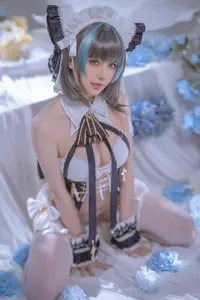 Coser Hoshilily's Enchanting Azur Lane Cheshire Cosplay: Sweet Charm Unveiled - image 18