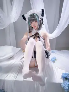 Coser Hoshilily's Enchanting Azur Lane Cheshire Cosplay: Sweet Charm Unveiled - image 26