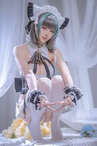 Coser Hoshilily's Enchanting Azur Lane Cheshire Cosplay: Sweet Charm Unveiled - image 12