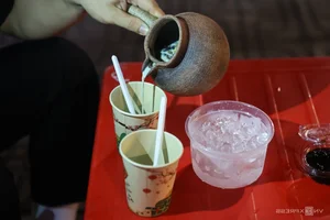 Clay Pot Milk Tea Sensation Selling 200 Cups Nightly in HCMC - image 4