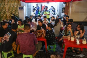 Clay Pot Milk Tea Sensation Selling 200 Cups Nightly in HCMC - image 1