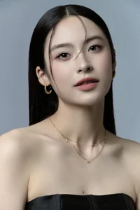 Van Nhi: The Radiant Beauty from Hai Phong Making Waves at the Miss Vietnam Pageant - image 8