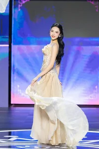 Van Nhi: The Radiant Beauty from Hai Phong Making Waves at the Miss Vietnam Pageant - image 4