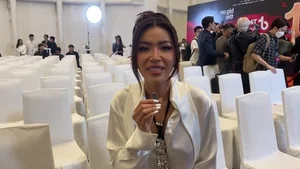 Vietnamese Celebrities Share Warm and Festive Christmas Preparation Moments - image 4