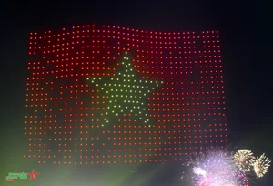 Ho Chi Minh City River Festival: The Legendary Train Show Lights Up the Saigon River - image 2