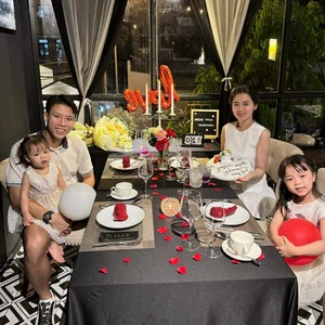 Footballer Que Ngoc Hai Persistent Love Story With His Wife - image 0