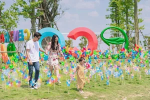 Footballer Que Ngoc Hai Persistent Love Story With His Wife - image 3