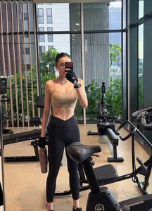 Vietnamese Celeb Updates: Angela Phuong Trinh's New Look and Thuy Tien Trending - image 0