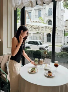 Vietnamese Celeb Updates: Angela Phuong Trinh's New Look and Thuy Tien Trending - image 22