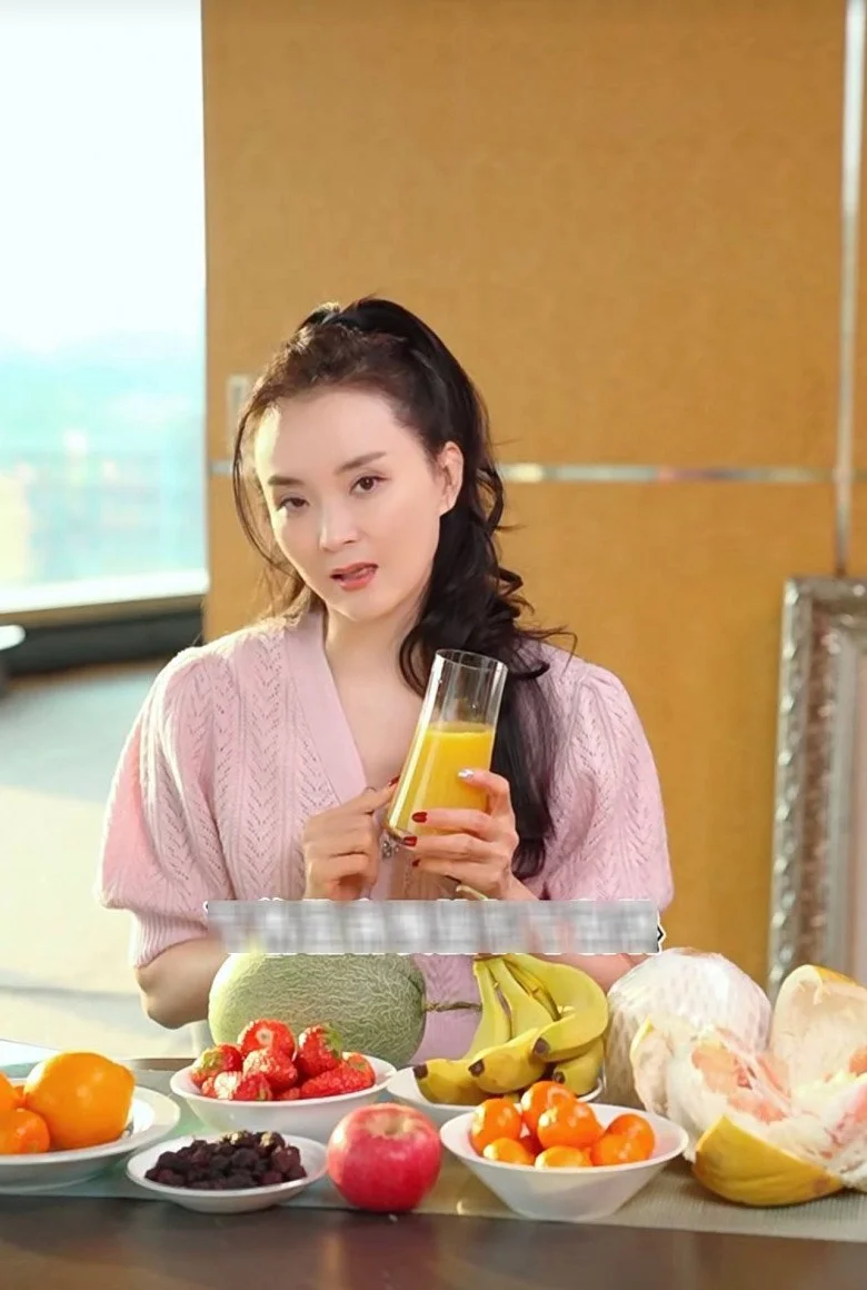 My Fair Princess Actress at 49: Livestream Reveals Natural Aging