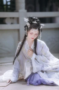 YiTuYu Art Language Vol.7258: Featuring the Elegant and Artistic Portraiture of Model Xin Yu - image 11