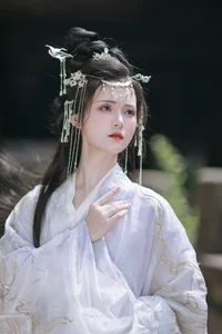YiTuYu Art Language Vol.7258: Featuring the Elegant and Artistic Portraiture of Model Xin Yu - image 10