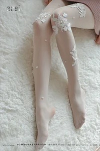 Elegant IESS Gallery Featuring Models Jiajia and Xuelianhua in Silk Hosiery Fashion Photography - image 7