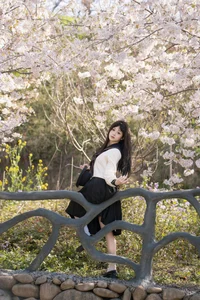 YiTuYu Art Language Vol.6719: An Qi Bu Chi Xiang Gu in a Modern Portrait Collection - image 9