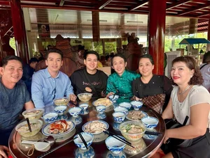 Hoai Linh and Adoptive Son Hoai Lam Reunite After Years of Estrangement - image 3