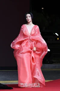 Fan Bingbing Radiates Timeless Elegance in Exquisite Couture Gowns - image 7