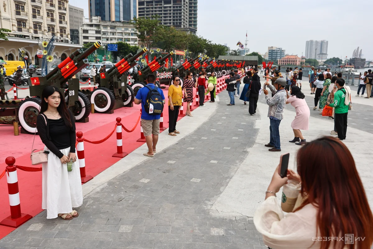 Spectacular Cannon Fire at Bach Dang Wharf Delights Tourists