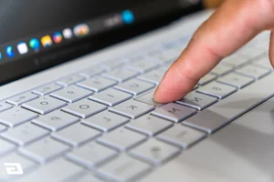 ASUS ExpertBook Ultra Review: The Sub-1kg Flagship Powerhouse for Business - image 18