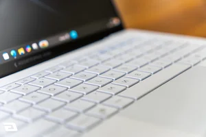 ASUS ExpertBook Ultra Review: The Sub-1kg Flagship Powerhouse for Business - image 33