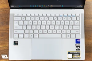 ASUS ExpertBook Ultra Review: The Sub-1kg Flagship Powerhouse for Business - image 36