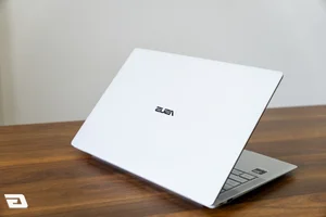 ASUS ExpertBook Ultra Review: The Sub-1kg Flagship Powerhouse for Business - image 1