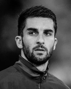 Football Star Ferran Torres Nominated for 100 Most Beautiful Faces Alongside Tran Thanh - image 2