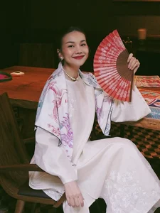 Timeless Elegance: Supermodel Thanh Hằng and Vietnamese Stars Shine in Traditional Ao Dai - image 0