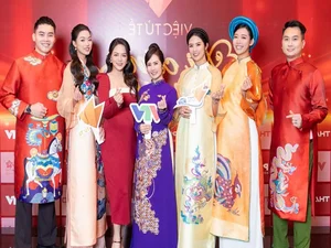 Timeless Elegance: Supermodel Thanh Hằng and Vietnamese Stars Shine in Traditional Ao Dai - image 6